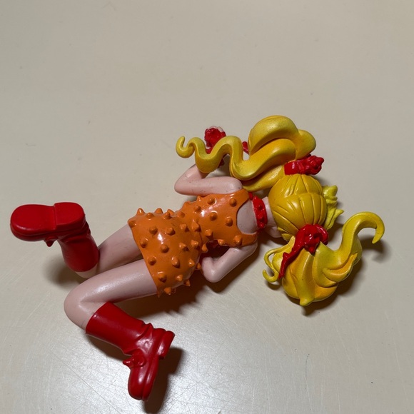 Capcom Collection “Effie” Mini Figure - Picture 2 of 4